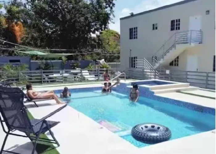 Mirando Place #4---beach Club Access, ,pool, Hottub, Gym,3 Lounges, Townhouse #4 -airport 10 Mins *