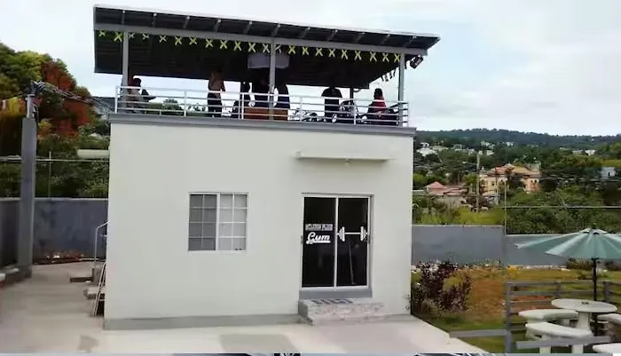 Mirando Place #4---beach Club Access, ,pool, Hottub, Gym,3 Lounges, Townhouse #4 -airport 10 Mins Holiday home *