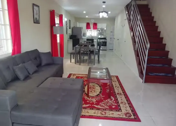 Mirando Place #4---beach Club Access, ,pool, Hottub, Gym,3 Lounges, Townhouse #4 -airport 10 Mins *