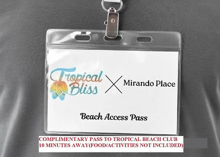 Mirando Place #4---beach Club Access, ,pool, Hottub, Gym,3 Lounges, Townhouse #4 -airport 10 Mins Holiday home Montego Bay