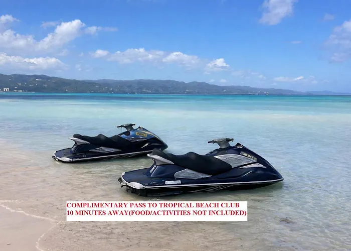 Mirando Place #4---beach Club Access, ,pool, Hottub, Gym,3 Lounges, Townhouse #4 -airport 10 Mins * Montego Bay