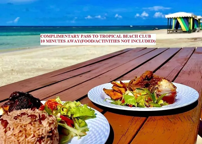 Mirando Place #4---beach Club Access, ,pool, Hottub, Gym,3 Lounges, Townhouse #4 -airport 10 Mins * Montego Bay